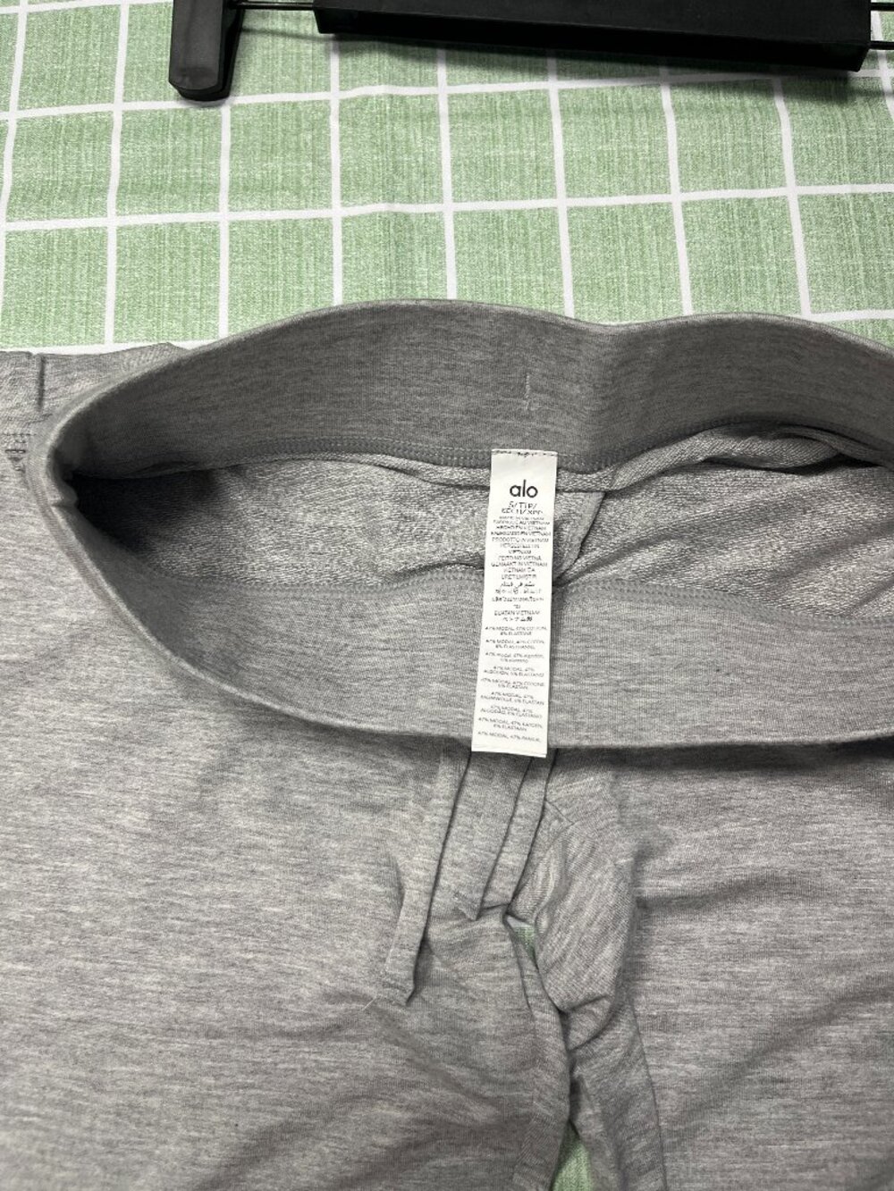 NWT 💌Alo Sway Bootcut Sweatpant Heather Grey Women's Leg-Lengthenin - Picture 4 of 10